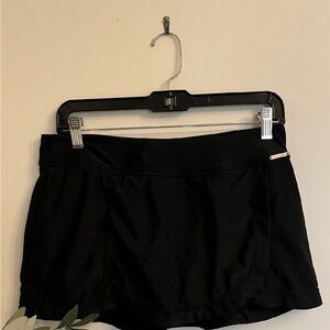 ZeroXposur Women's Black Skort